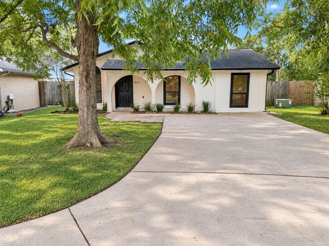 4926 Dollar Reef Drive, Bacliff, TX 77518