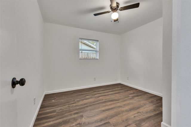4926 Dollar Reef Drive, Bacliff, TX 77518