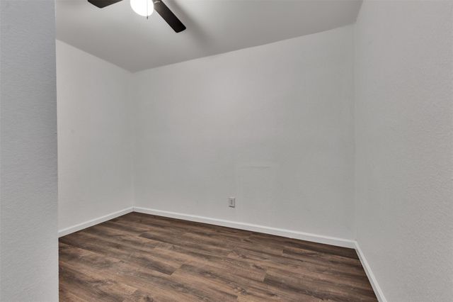 4926 Dollar Reef Drive, Bacliff, TX 77518