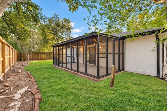 4926 Dollar Reef Drive, Bacliff, TX 77518