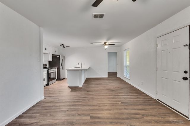 4926 Dollar Reef Drive, Bacliff, TX 77518