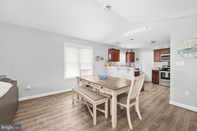 127 3RD ST, Colonial Beach, VA 22443