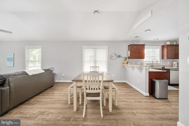 127 3RD ST, Colonial Beach, VA 22443