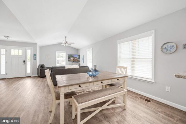 127 3RD ST, Colonial Beach, VA 22443