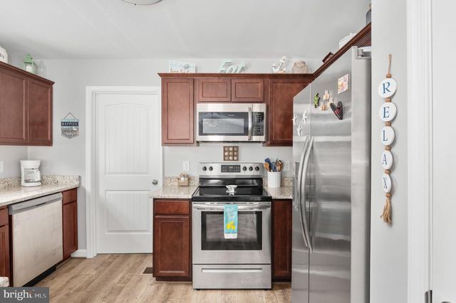 127 3RD ST, Colonial Beach, VA 22443