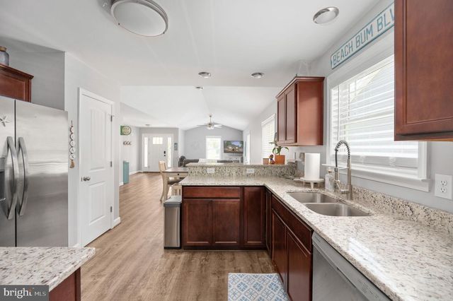 127 3RD ST, Colonial Beach, VA 22443