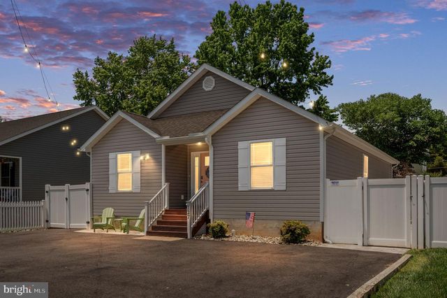 127 3RD ST, Colonial Beach, VA 22443