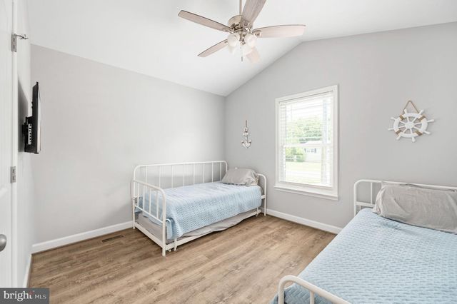 127 3RD ST, Colonial Beach, VA 22443