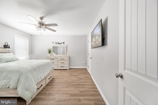 127 3RD ST, Colonial Beach, VA 22443
