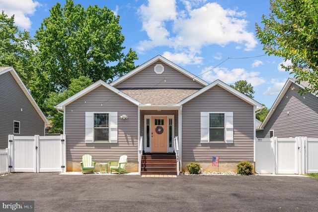 127 3RD ST, Colonial Beach, VA 22443