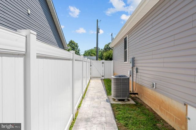 127 3RD ST, Colonial Beach, VA 22443