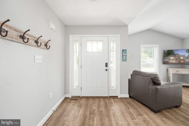 127 3RD ST, Colonial Beach, VA 22443