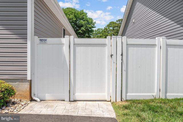 127 3RD ST, Colonial Beach, VA 22443