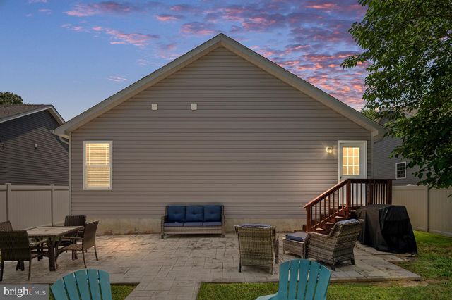 127 3RD ST, Colonial Beach, VA 22443