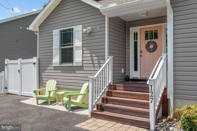 127 3RD ST, Colonial Beach, VA 22443