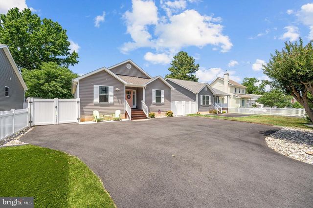 127 3RD ST, Colonial Beach, VA 22443