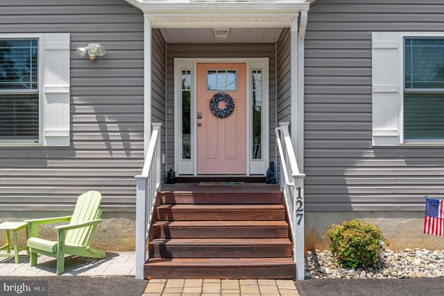 127 3RD ST, Colonial Beach, VA 22443