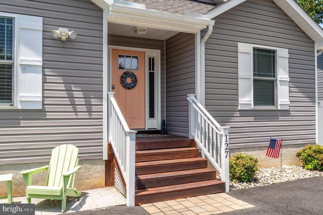 127 3RD ST, Colonial Beach, VA 22443