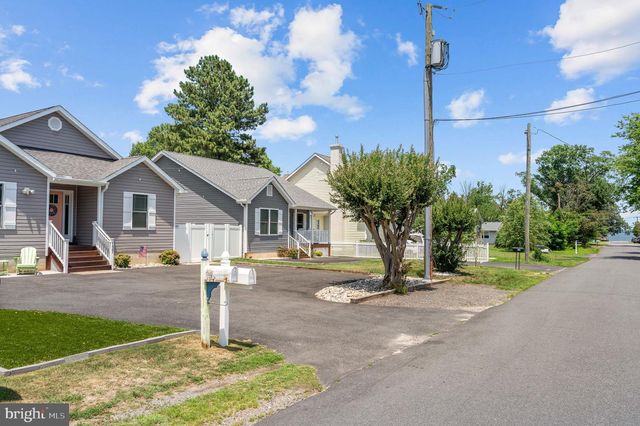 127 3RD ST, Colonial Beach, VA 22443