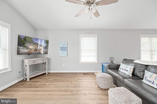127 3RD ST, Colonial Beach, VA 22443