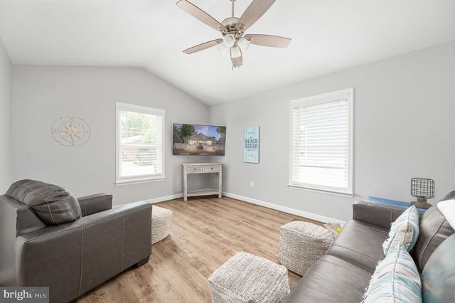 127 3RD ST, Colonial Beach, VA 22443