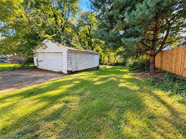 238 Para Avenue, Akron, OH 44305
