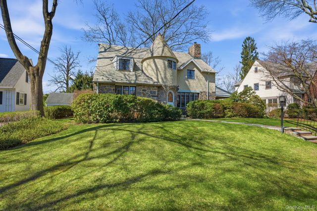 5 Seymour Place, White Plains, NY 10605