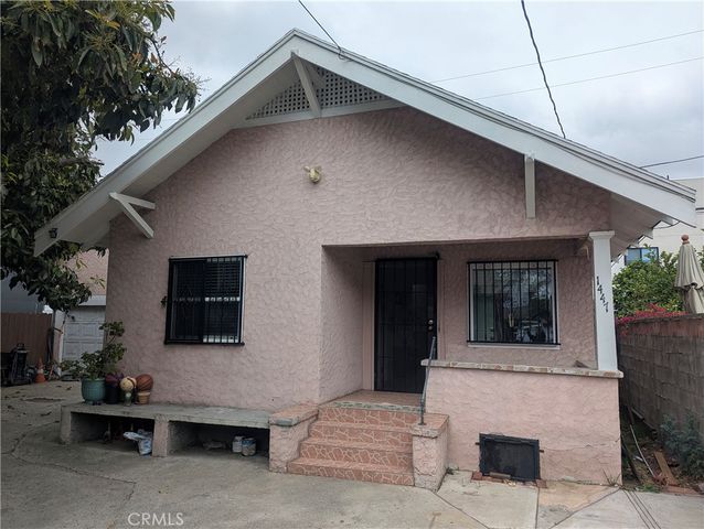 1447 W 37th Place W, Los Angeles, CA 90018