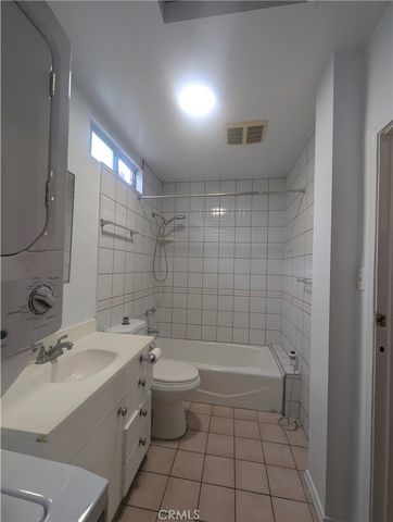 1447 W 37th Place W, Los Angeles, CA 90018