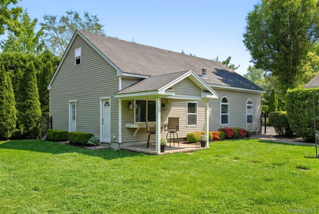25 Fawn Crossing, Wading River, NY 11792