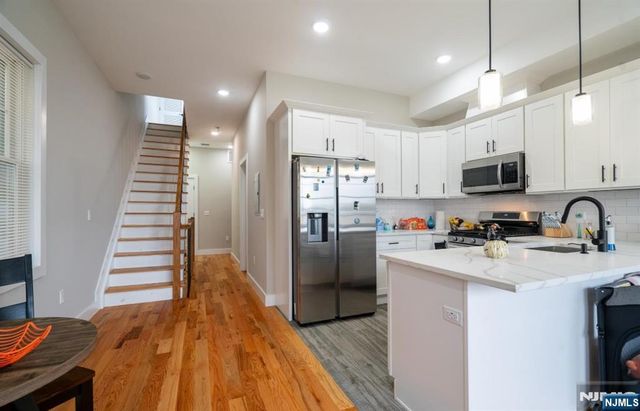 40 Wright Avenue, Jersey City, NJ 07306