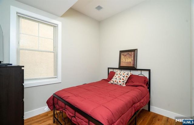 40 Wright Avenue, Jersey City, NJ 07306