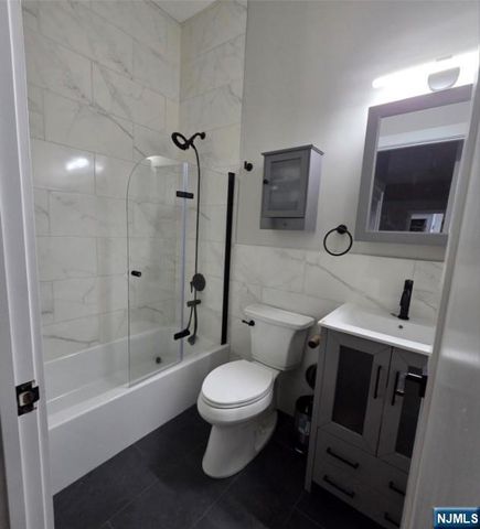 40 Wright Avenue, Jersey City, NJ 07306