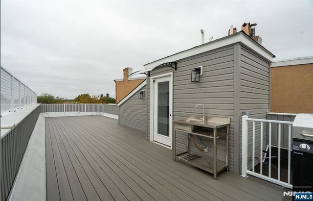 40 Wright Avenue, Jersey City, NJ 07306