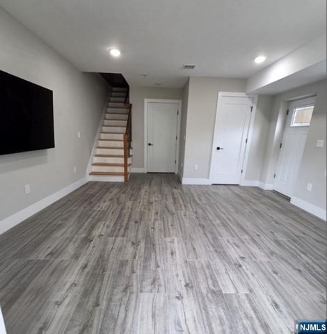 40 Wright Avenue, Jersey City, NJ 07306