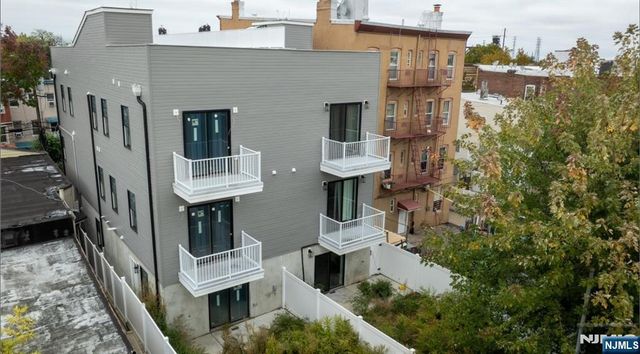 40 Wright Avenue, Jersey City, NJ 07306