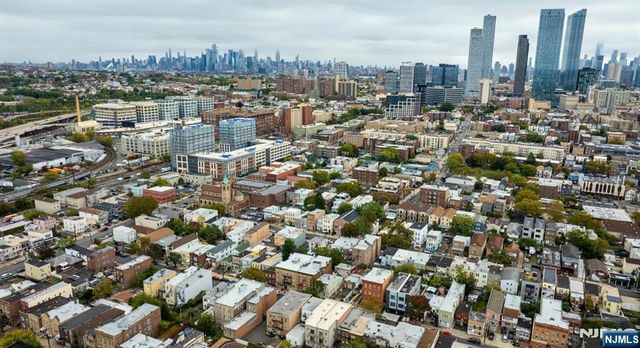 40 Wright Avenue, Jersey City, NJ 07306