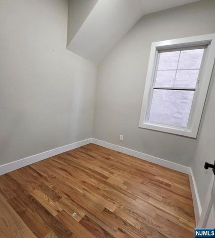 40 Wright Avenue, Jersey City, NJ 07306