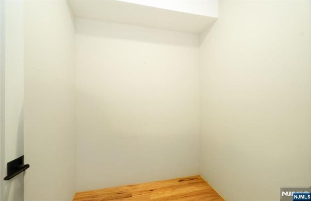 40 Wright Avenue, Jersey City, NJ 07306