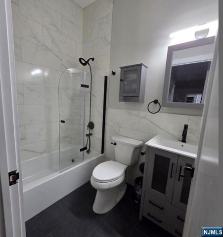 40 Wright Avenue, Jersey City, NJ 07306