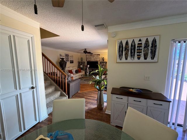 964 Springdale Circle, Palm Springs, FL 33461