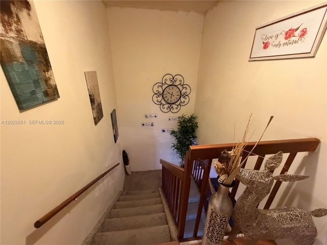 964 Springdale Circle, Palm Springs, FL 33461