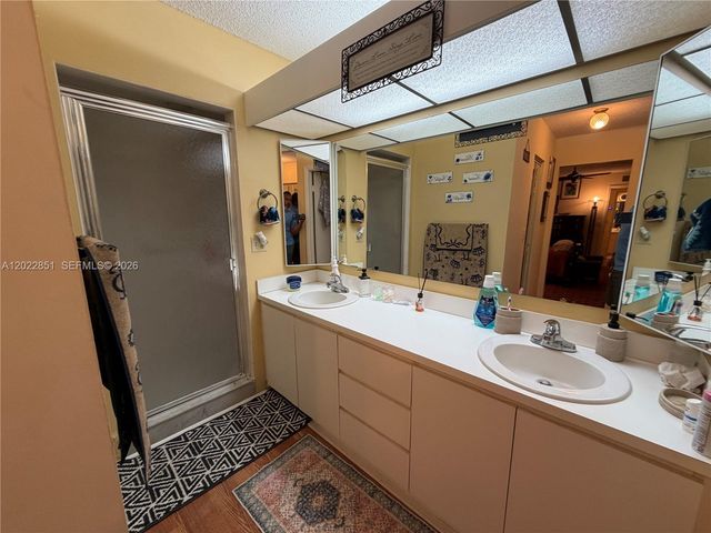 964 Springdale Circle, Palm Springs, FL 33461
