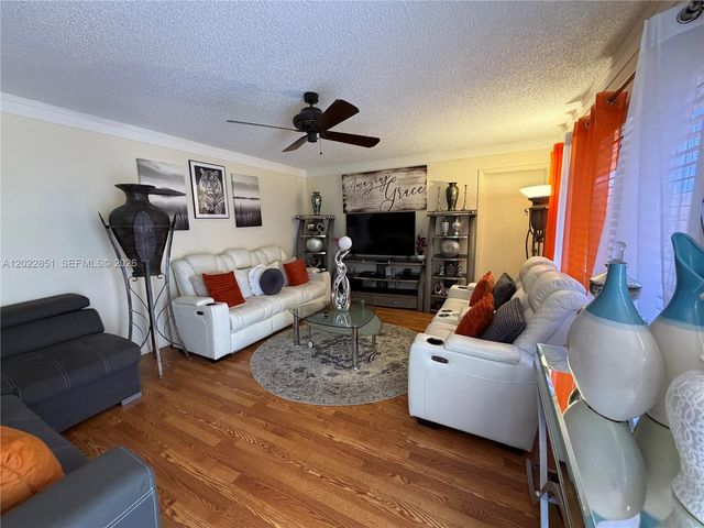964 Springdale Circle, Palm Springs, FL 33461