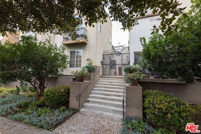 7301 W Manchester Avenue 106, Los Angeles, CA 90045