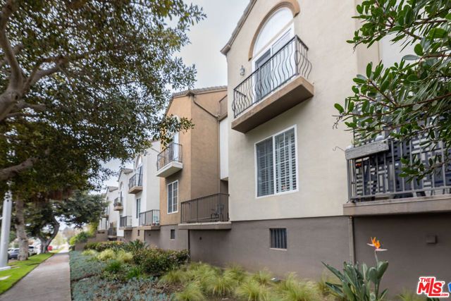 7301 W Manchester Avenue 106, Los Angeles, CA 90045