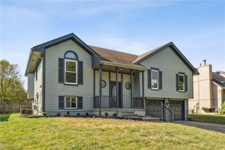 949 SW Daney Drive, Lee's Summit, MO 64081