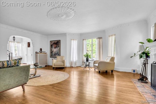 18674 Gainsborough Road, Detroit, MI 48223