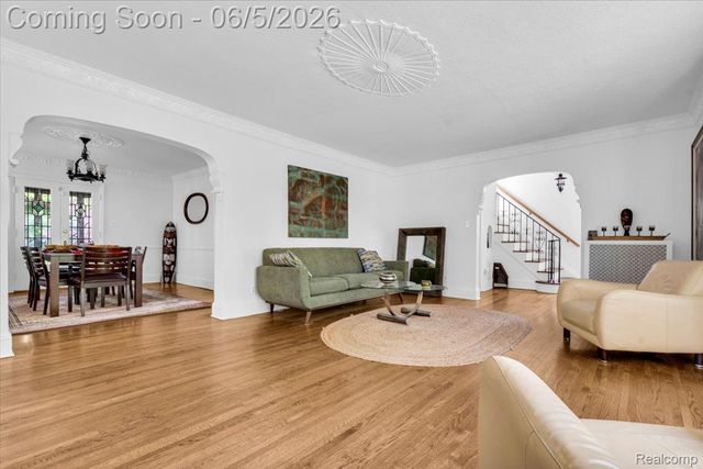 18674 Gainsborough Road, Detroit, MI 48223
