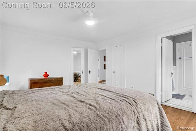 18674 Gainsborough Road, Detroit, MI 48223